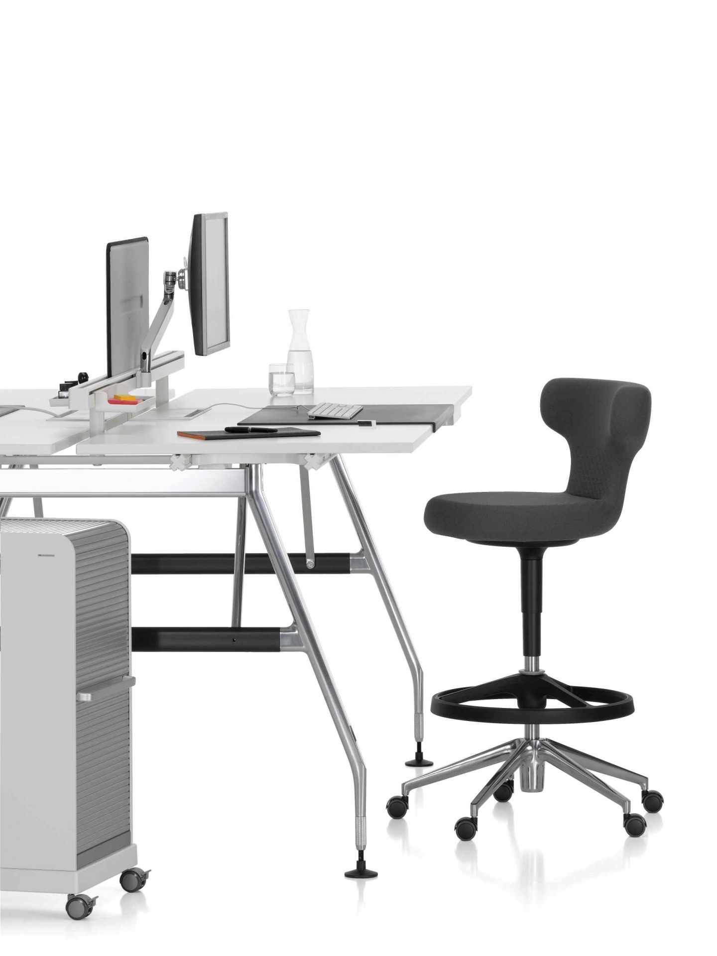 洋書 vitra.arrange Unix Chair, four-star base | Official Vitra® Website UN